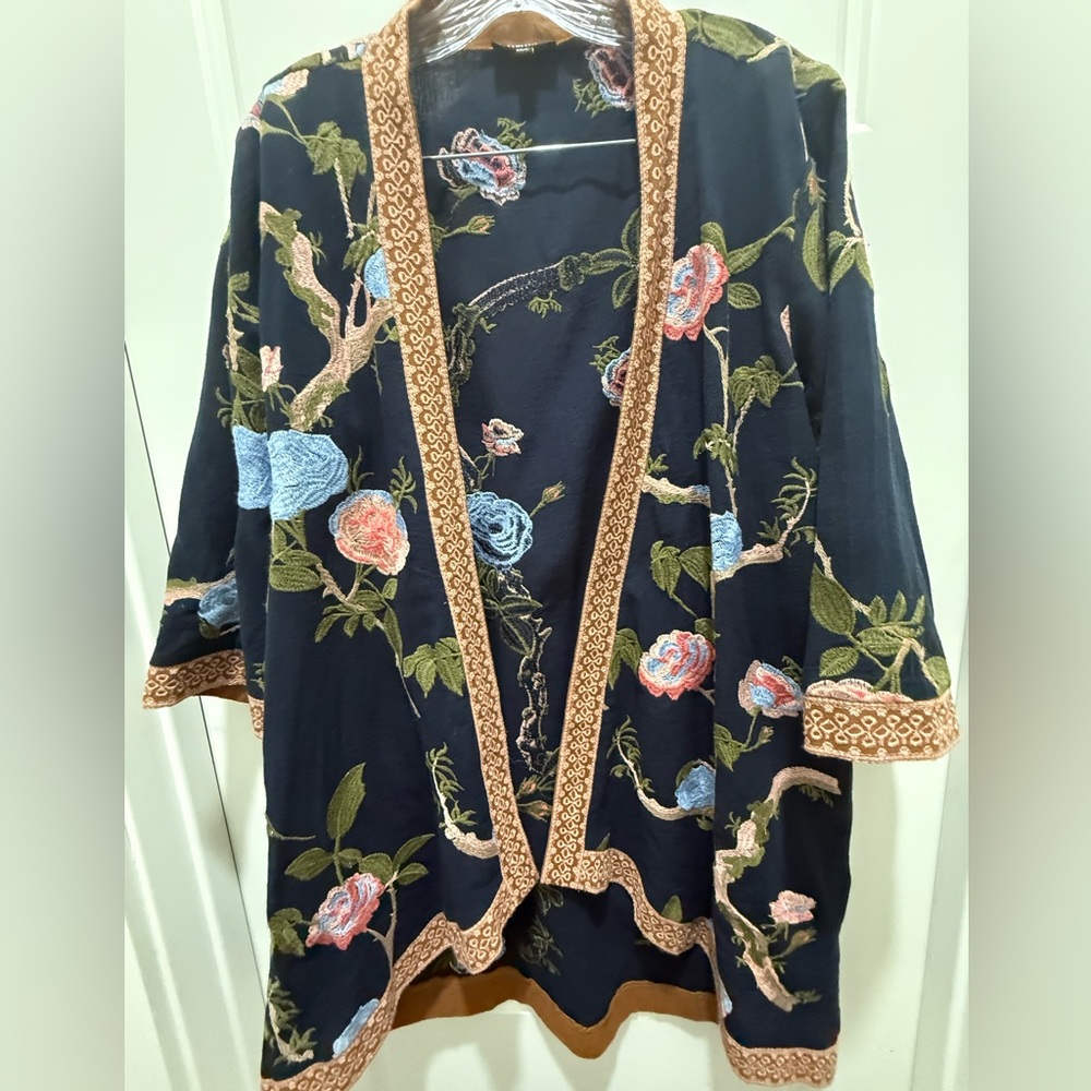NWOT - Tolani Kimono Jacket. Size M/L